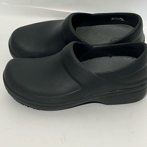 Crocs Women's Black Neria Pro II Dual Comfort Slip On Work Clogs Size 6 - Picture 6 of 10